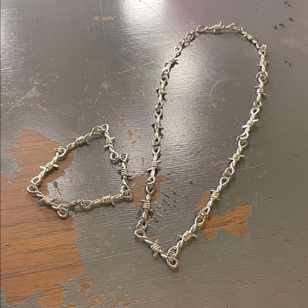 Elegant Silver Barbed Wire Necklace and Bracelet Set